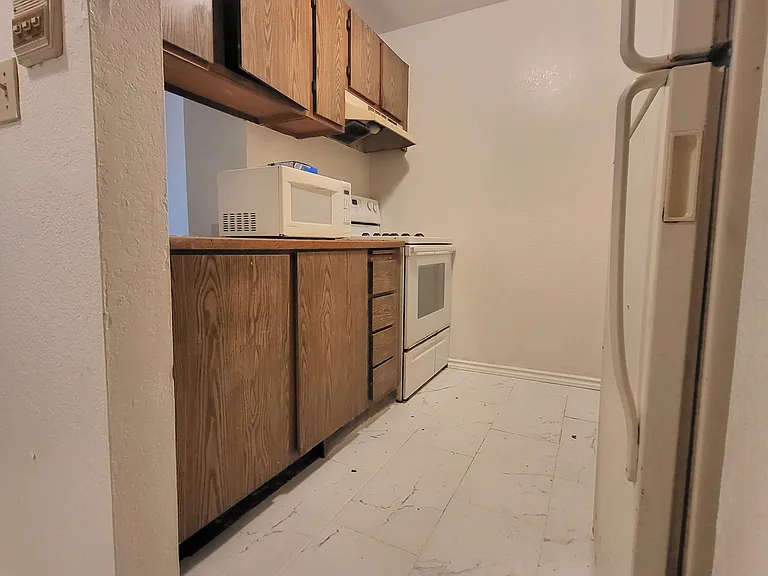 Panther Creek Apartments — Photo 6