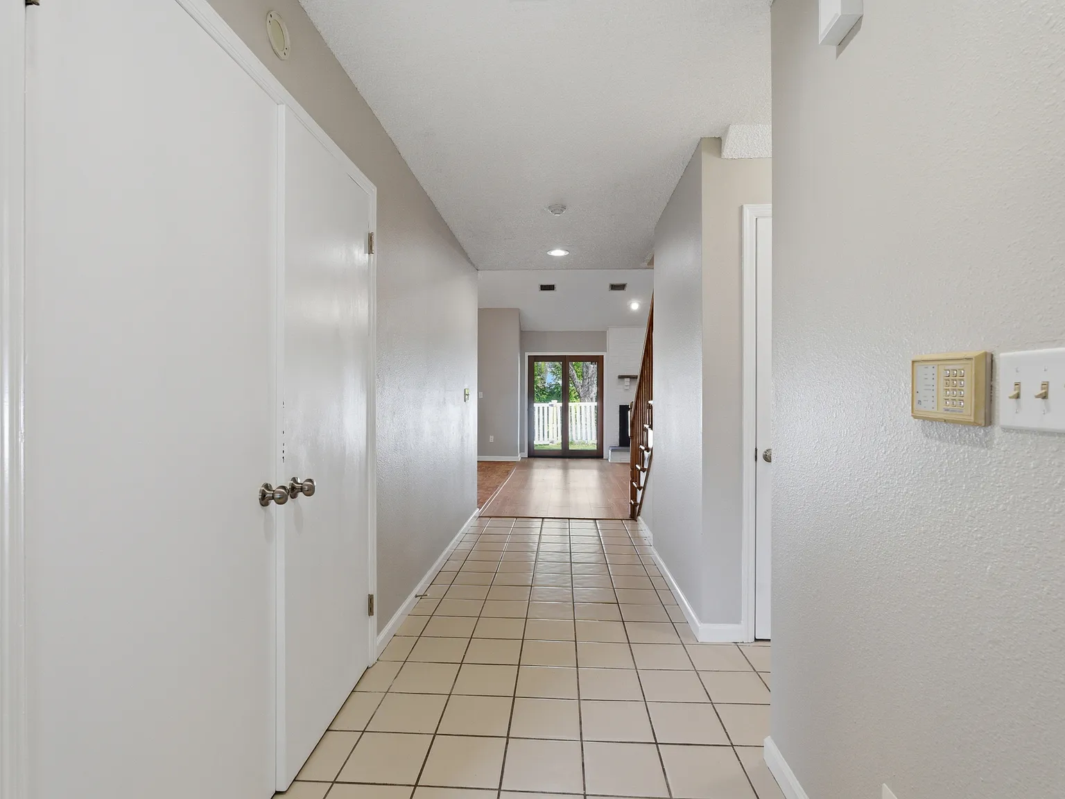 2 bed, 2.5 bath, 1817 sqft, $3,900 — Photo 3