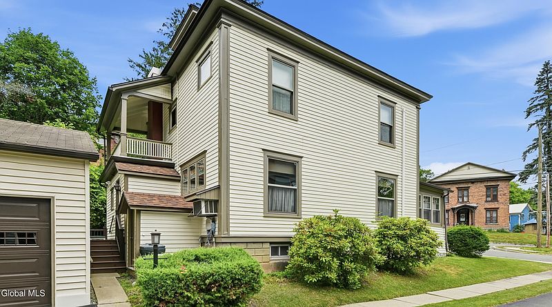 5th image of 107 Mohawk Street