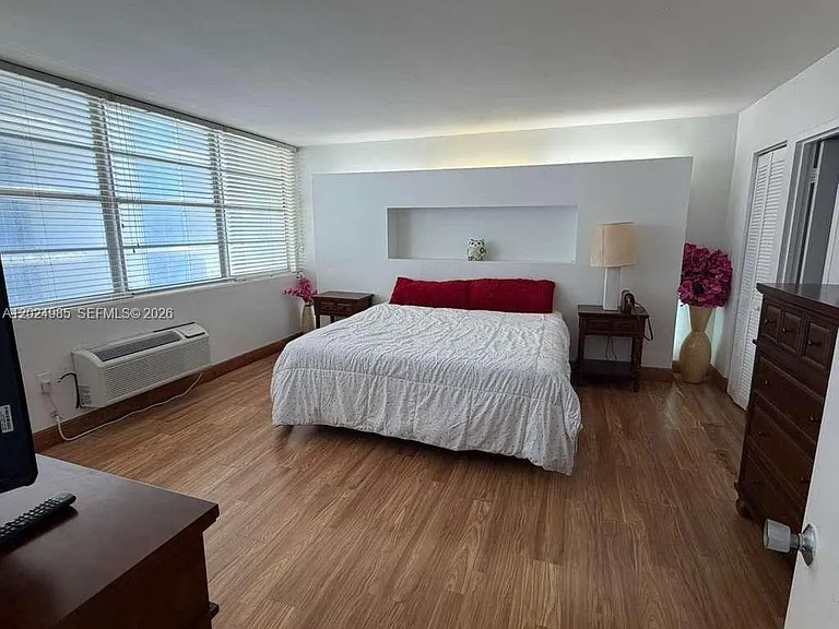 5313 Collins Ave #1109 — Photo 5