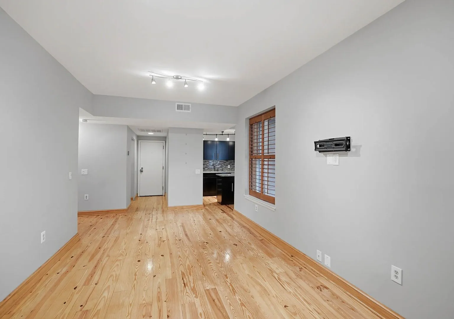 Adams Morgan Condo | 1 Bed | 1 Bath | 675 Sf — Photo 4