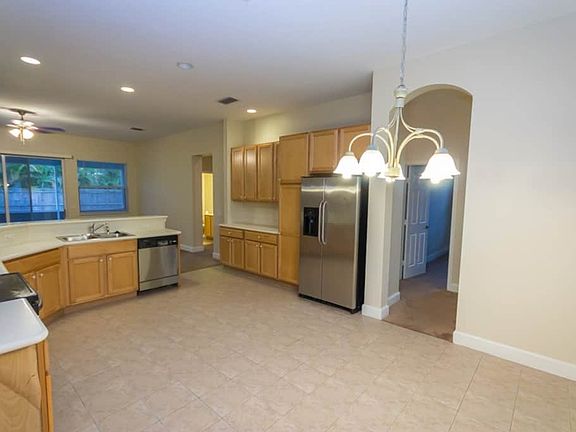 5th image of 2472 SW Lamb Ave