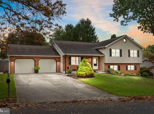 928 Willshire Dr, Mechanicsburg, PA 17050
