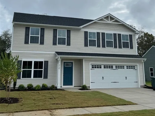 310 Pointers Dr, West Point, VA 23181