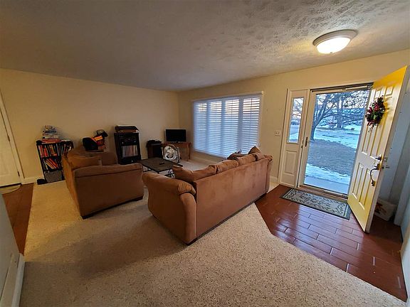 3rd image of 310 Northview Dr