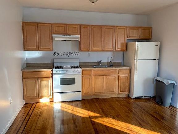 2nd image of 3270 Griswold Ave