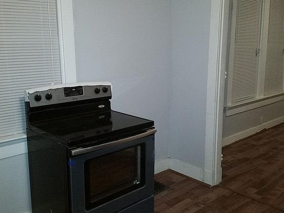 3rd image of 159 Park Dr