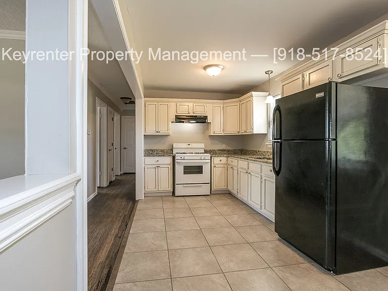 130 S 167th East Ave — Photo 10