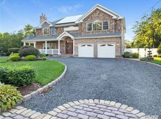 19 Euclid Ave, Dix Hills, NY 11746