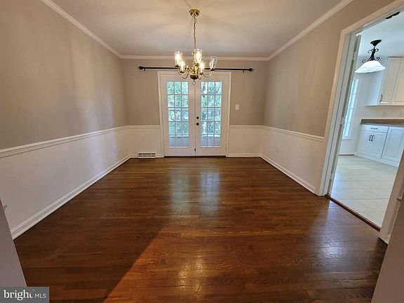 5th image of 8440 Chapelwood Ct