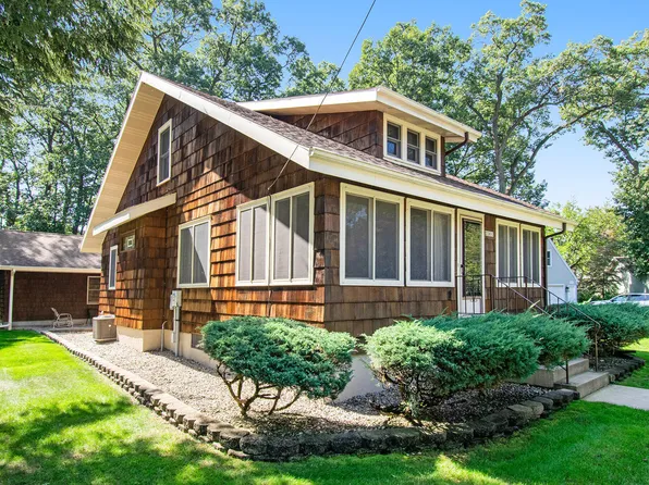 2301 Oakenwald Dr, Long Beach, IN 46360