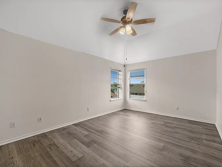 5544 Clay Ct — Photo 20