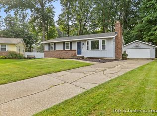 2442 Oakview St SW, Wyoming, MI 49519