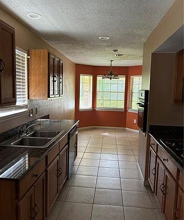 4th image of 206 Devon Rd