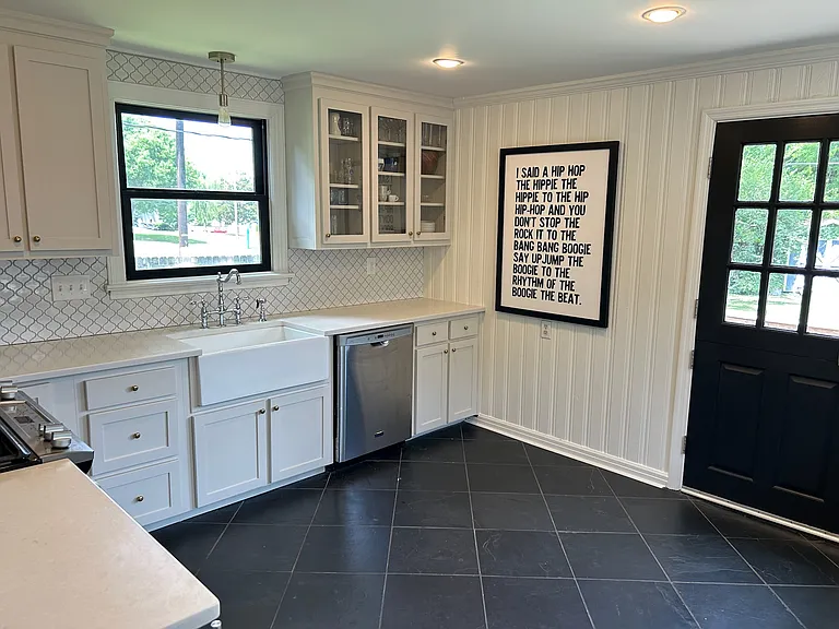 1507 Douglas Ave — Photo 8
