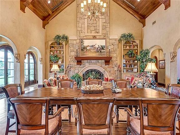 3rd image of 9552 Bella Terra Dr