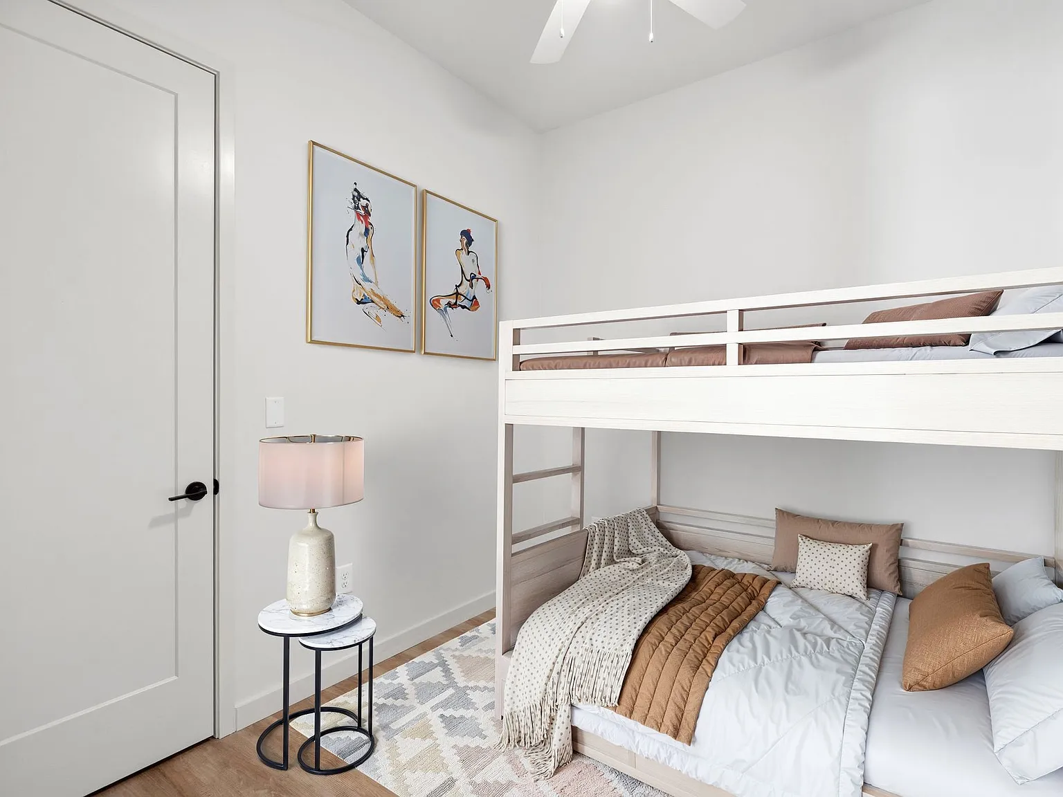 2 bed, 2.0 bath, 890 sqft, $3,450 — Photo 3