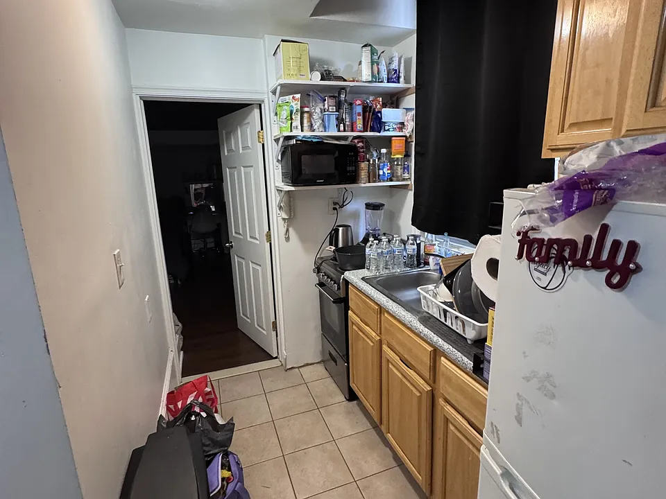 38 N 40th St #1F