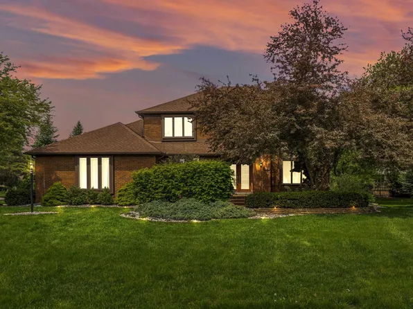 38666 Oakbrook Ct, Farmington Hills, MI 48331