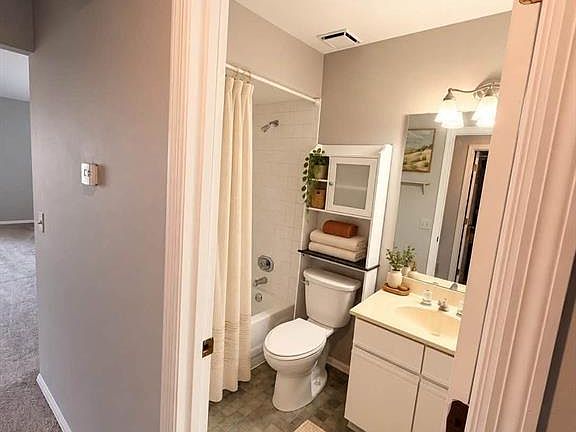 4th image of 974 Windstream Dr #38