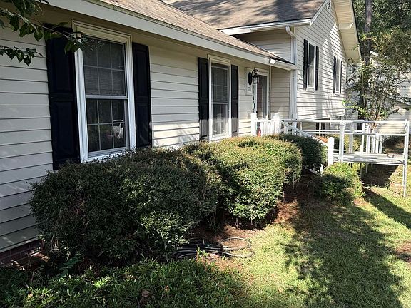 2nd image of 701 26th St E
