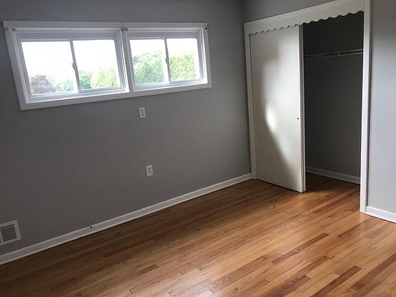 4th image of 17 Holland Ave #2