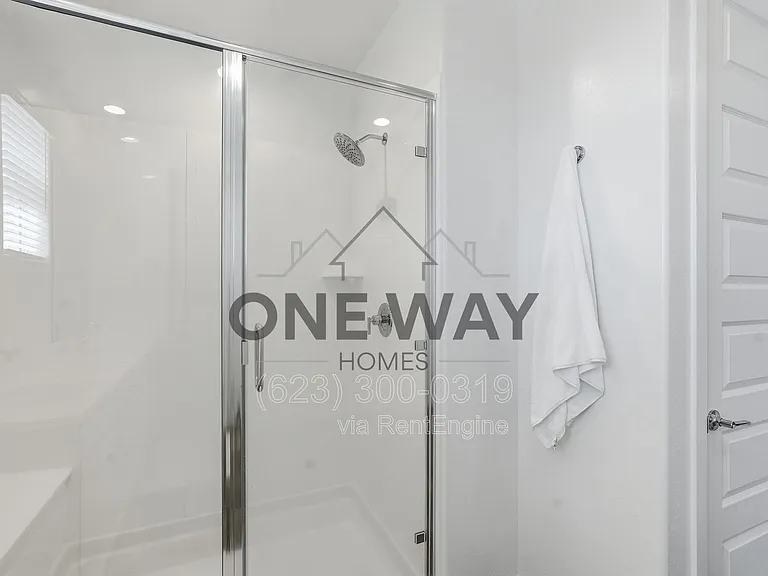 10204 E Ulysses Ave — Photo 8