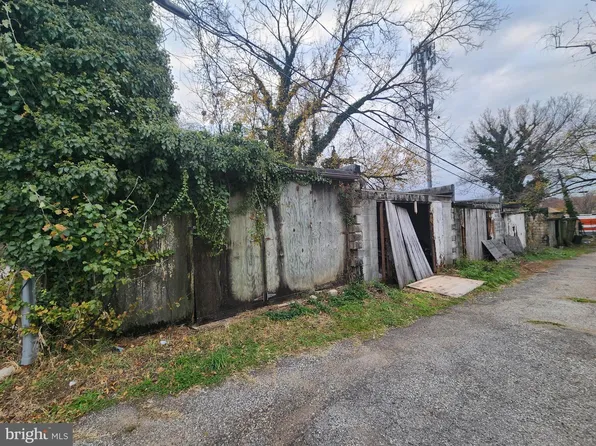 Garages Behind 3604 Howard Park Ave, Gwynn Oak, MD 21207