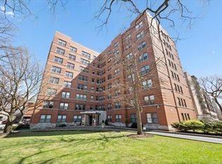 1585 Ridge Ave APT 705, Evanston, IL 60201