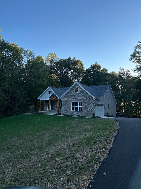 9711 Raider Dr NE - Property Image