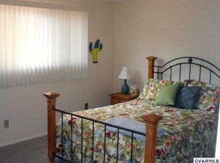 251 W Placita De Los Anillos, Green Valley, AZ 85614