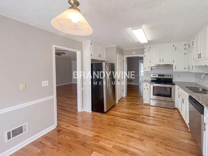 5907 Princess Ln — Photo 7
