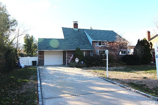1st image of 72 W Cabot Ln