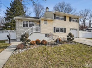 27 Carr Pl, Fords, NJ 08863