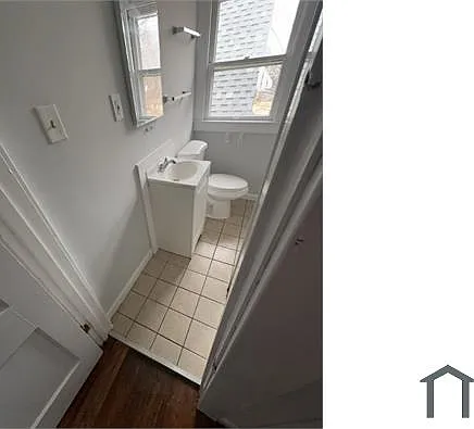 960 W Delaware Ave #2 — Photo 2