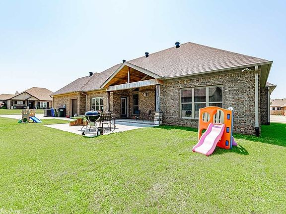 2nd image of 1825 Pecan Creek Dr