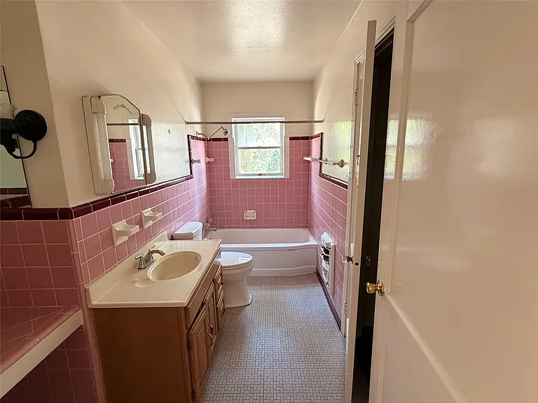 1019 Chestnut St — Photo 8
