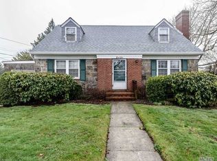 89 Durham Rd, New Hyde Park, NY 11040