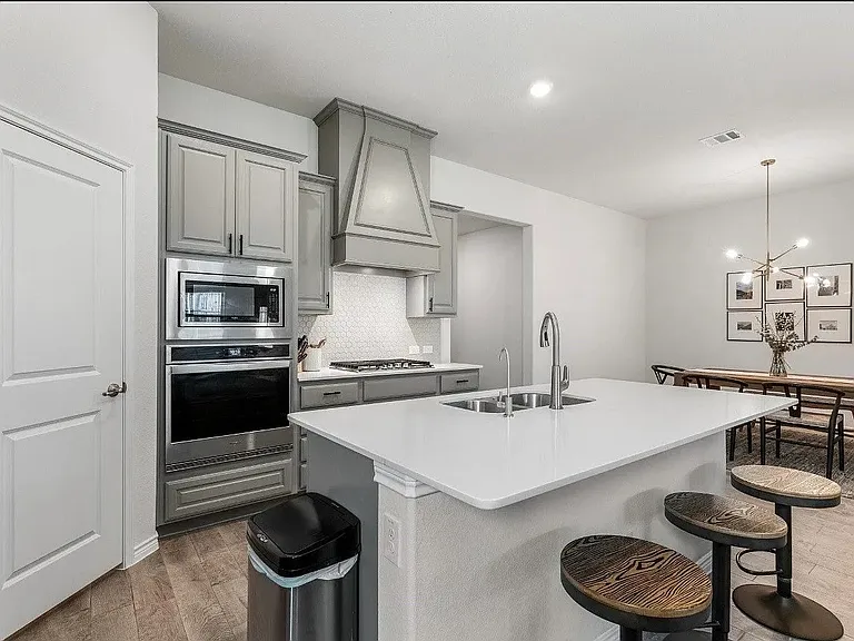 4122 Ellinger Dr — Photo 3
