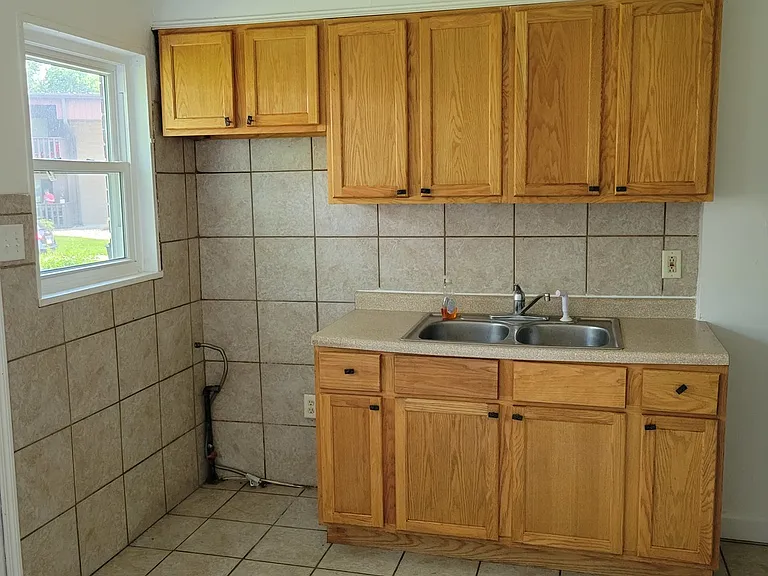 934 Northside Dr — Photo 6