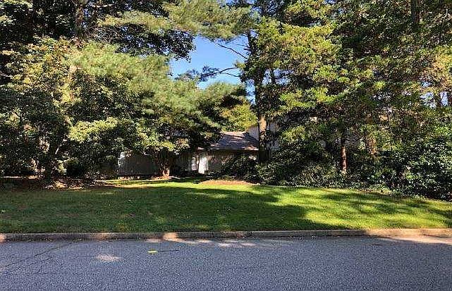 2nd image of 4 Rodeo Cir