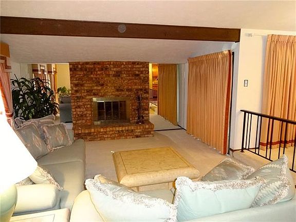 3rd image of 4236 Staghorn Cir S