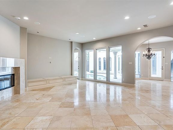5th image of 5008 Bellaire Dr