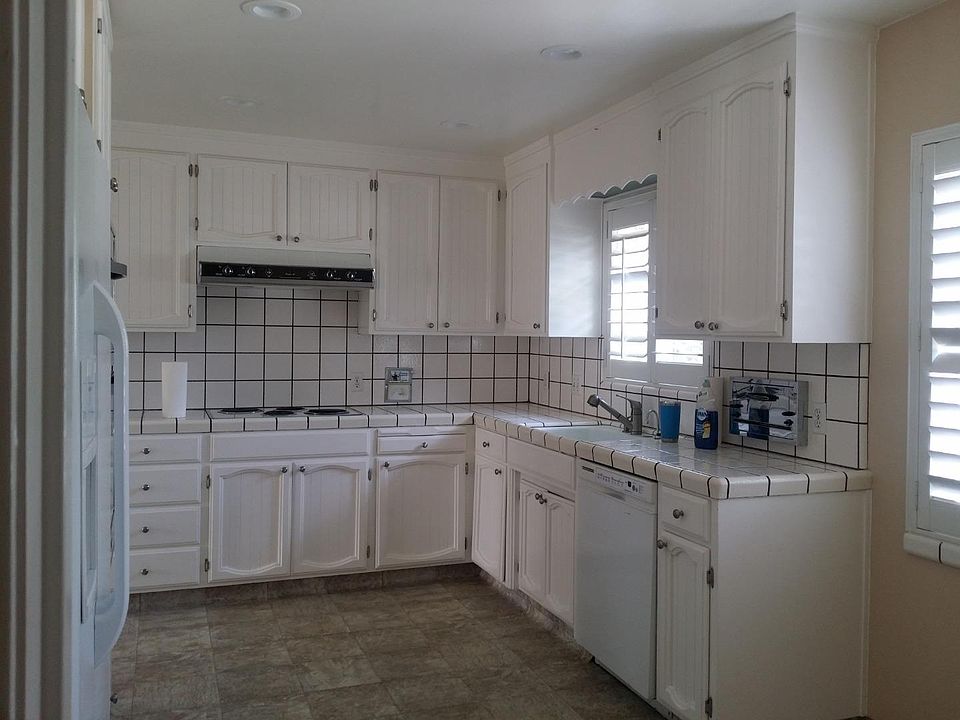 2nd image of 1261 Madrona Ave