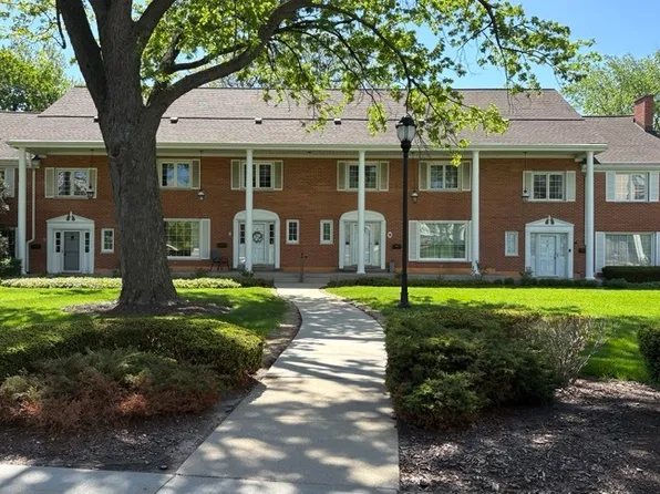 23 N Tower Rd, Oak Brook, IL 60523