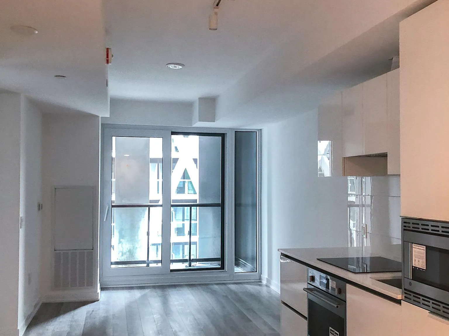 2 bed, 602 sqft, $2,450 — Photo 4