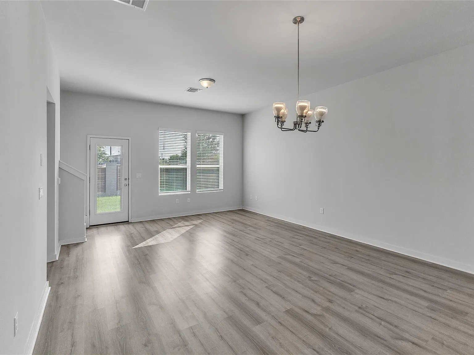 3 bed, 2.5 bath, 1485 sqft, $1,950 — Photo 4
