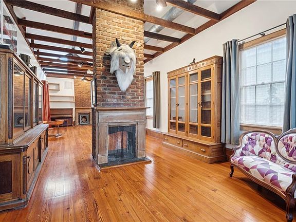 4th image of 3342 Esplanade Ave
