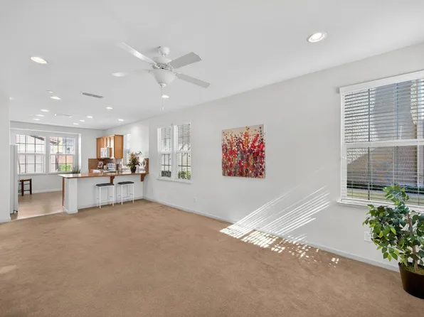 114 Barnhill Dr, Folsom, CA 95630