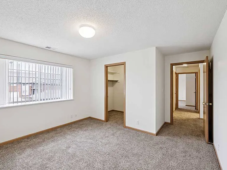 Northbrook Apartments — Photo 328